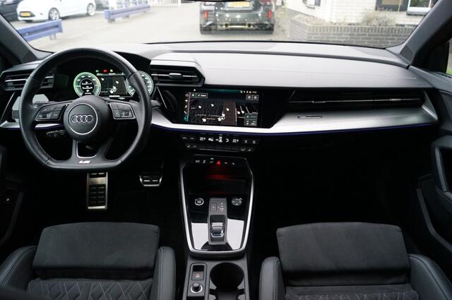 Audi A3 Sportback 45 TFSIe (245pk) S-line LED/Alcantara/19 inch/S3