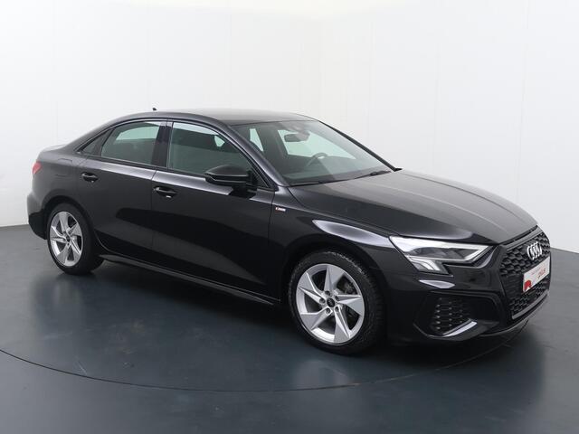 Audi A3 Limousine 30 TFSI S edition | 110 PK | Automaat | Adaptive cruise control | Climate control | LED | S-line |