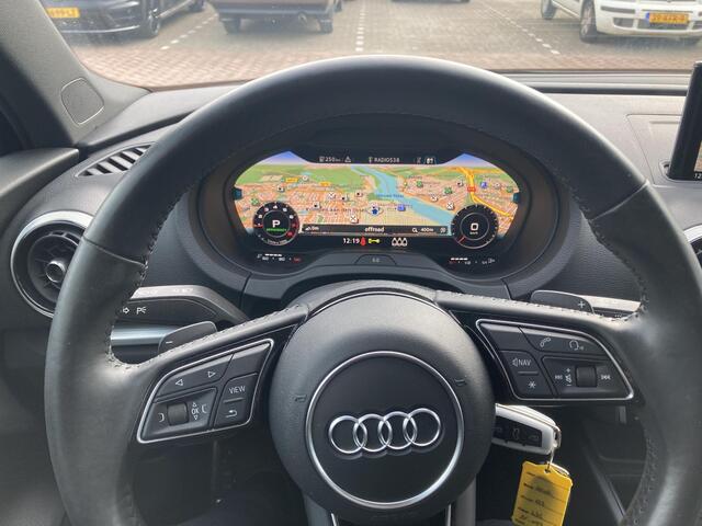 Audi A3 Limousine 35 TFSI/150PK S-tronic S Line · Panoramadak · Trekhaak · Camera + parkeersensoren