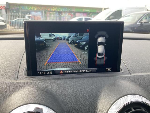 Audi A3 Limousine 35 TFSI/150PK S-tronic S Line · Panoramadak · Trekhaak · Camera + parkeersensoren