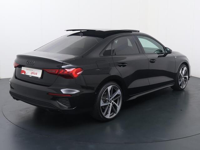 Audi A3 Limousine 35 TFSI S edition | 150 PK | Automaat | Digitale cockpit | Parkeersensoren | Panoramadak |