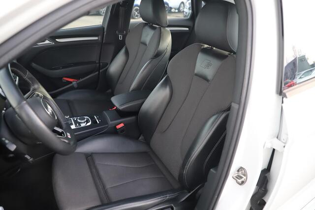 Audi A3 Limousine 30 TFSI Sport S Line Edition Automaat Half Leder Sportstoelen Nieuwe 18 inch Velgen Vredestein All-season Banden! Full LED Navigatie Bluetooth Climate Cruise Parkeersensor