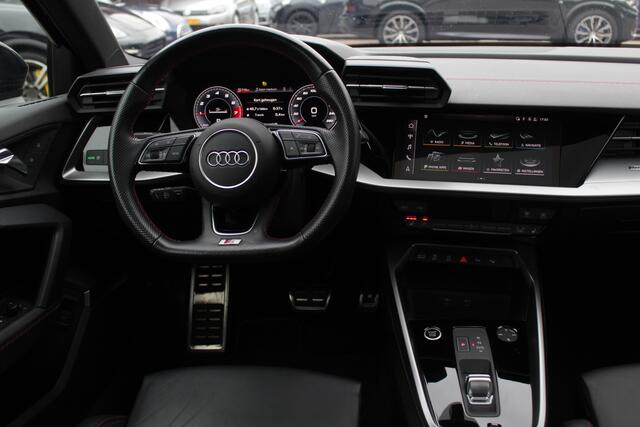 Audi A3 Limousine 30 TFSI S edition / Panoramadak / Camera / Head-up / Luxe Leder / B&O / Carbon spoiler / Dodehoek / Navigatie / ACC / DAB