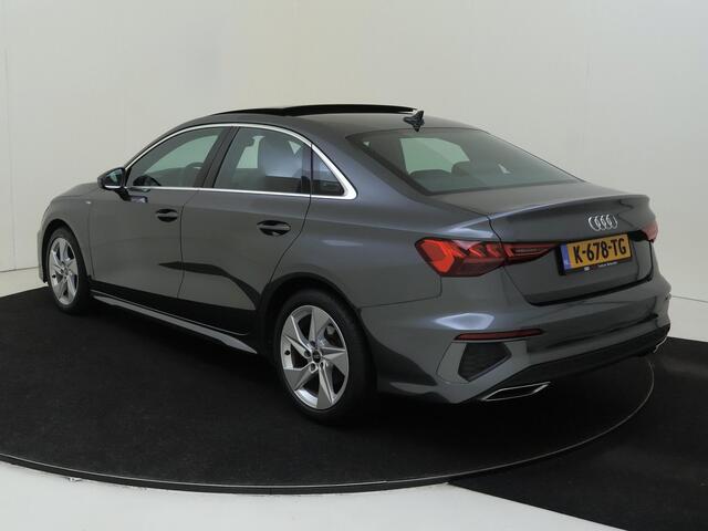 Audi A3 Limousine 35 TFSI S edition | Panoramadak | Full LED verlichting | Cruise Control | Parkeersensoren achter | CarPlay | Navigatie Plus |