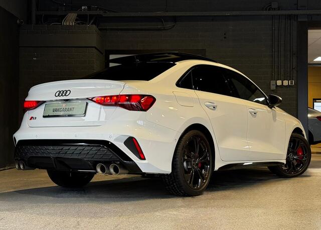 Audi A3 Limousine 2.0 TFSI S3 quattro |Pano |Akrapovic |SONOS |Alcantara |Sfeer |Camera |ACC