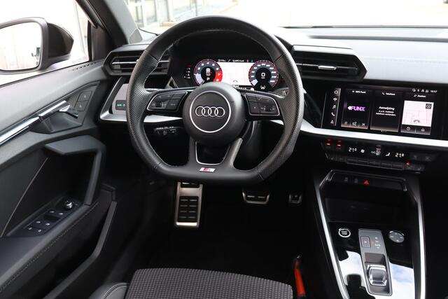 Audi A3 Limousine 30 TFSI S-Line edition NL-Auto!! Apple Car-play I Led verlichting