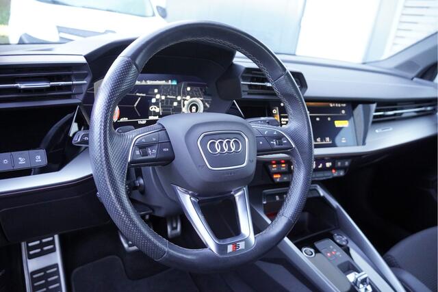 Audi A3 Limousine 35 TFSI 150PK! Automaat Edition One S-Line BJ2021 Lmv 18" | Led | Pdc | Navi | Dynamische knipperlichten | Afneembare trekhaak | App-Connect | Virtual cockpit | Climate control Cruise control | Sportstoelen | Verwarmde voorstoelen | Zwarte hemel