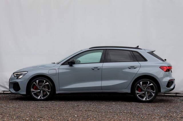 Audi A3 Sportback 45 TFSIe S-Line - 245 pk **Head up / Camera / Trekhaak