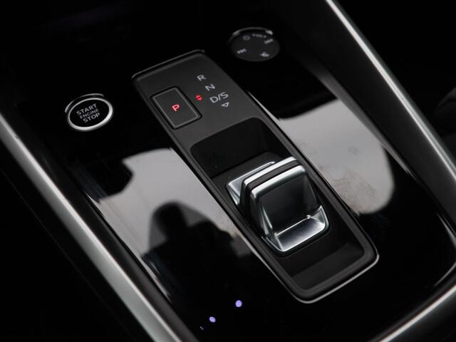 Audi A3 Limousine 30 TFSi 110 Pk Business edition | Cruise Control | Carplay | Stoel Verwarming | Digitaal Dashboard | LED | Sensoren | 17 Inch