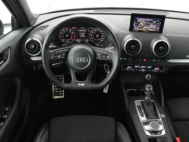 Audi A3 35 TFSI Advance Sport | Panoramadak | S-Line | Stoelverwarming | Half leder | Carplay | Virtual Cockpit | Navigatie | Cruise control | Full LED | DAB | Sportstoelen | Parkeerhulp