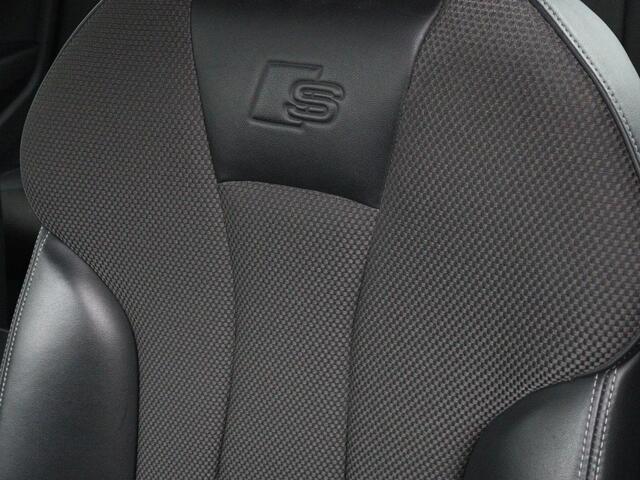 Audi A3 35 TFSI Advance Sport | Panoramadak | S-Line | Stoelverwarming | Half leder | Carplay | Virtual Cockpit | Navigatie | Cruise control | Full LED | DAB | Sportstoelen | Parkeerhulp