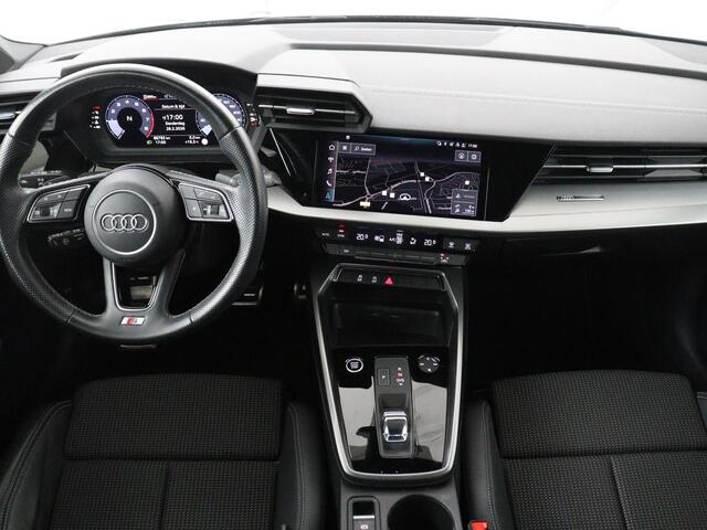 Audi A3 30 TFSI S edition | Sportstoelen | Carplay | Virtual Cockpit | Half leder | Climate control | Full LED | Cruise control | Parkeerhulp | Audi Sound | Getint glas
