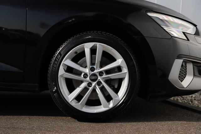 Audi A3 Limousine 30 TFSI Business edition Automaat Panoramadak Sportstoelen LED Virtual Cockpit Navigatie Carplay Android