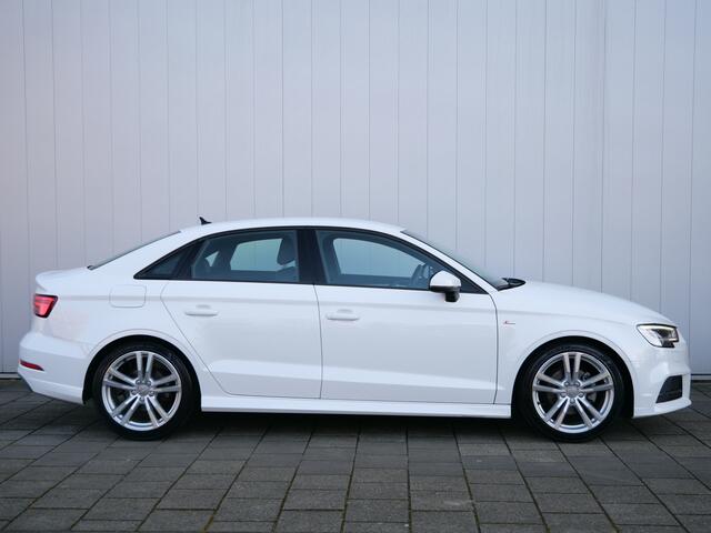 Audi A3 Limousine 35 TFSI CoD Advance Sport S-Line Automaat Apple Carplay / LED / Navigatie / DAB