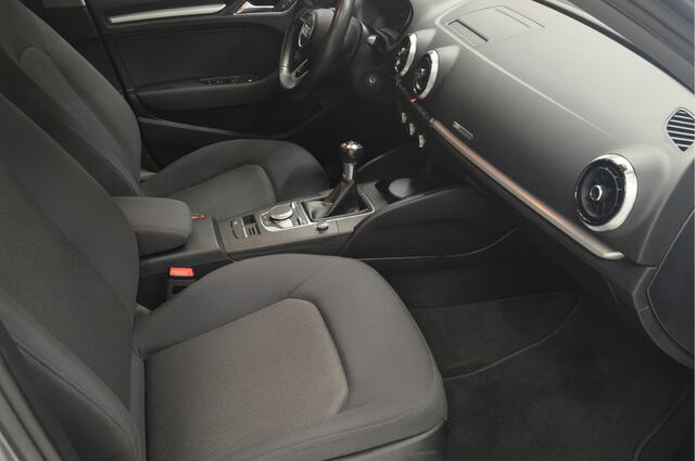 Audi A3 Limousine 1.5 TFSI CoD // 75.000 km // NAVI // ELECTRISCHE TREKHAAK // 150 PK // N.A.P. // PDC //