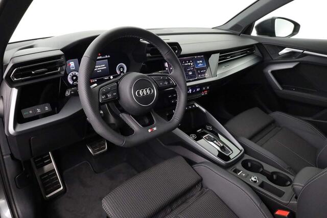Audi A3 Limousine S edition 30 TFSI 116 pk | Achteruitrijcamera | Led-koplampen | Parkeersensoren voor en achter | Adaptieve cruise control | 18 inch | Stoelverwarming