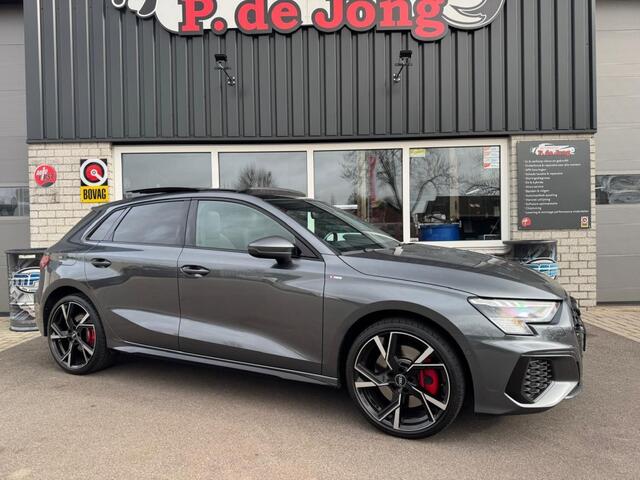 Audi A3 45 TFSI e S-line Competition 245PK RS stoelen Massage Panoramadak Bang en Olufsen Head-Up Hybride ACC Matrix