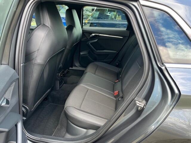 Audi A3 30 TFSI S EDITION S-LINE IN en EXTERIEUR AUTOMAAT