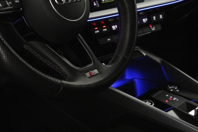 Audi A3 Limousine 35 TFSI edition one > S line interieur/Matrix-LED/Sfeerverlichting