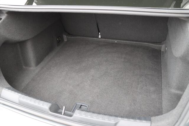 Audi A3 Limousine 35 TFSI S Edition 150pk Carplay | Camera | Parkassist | ACC