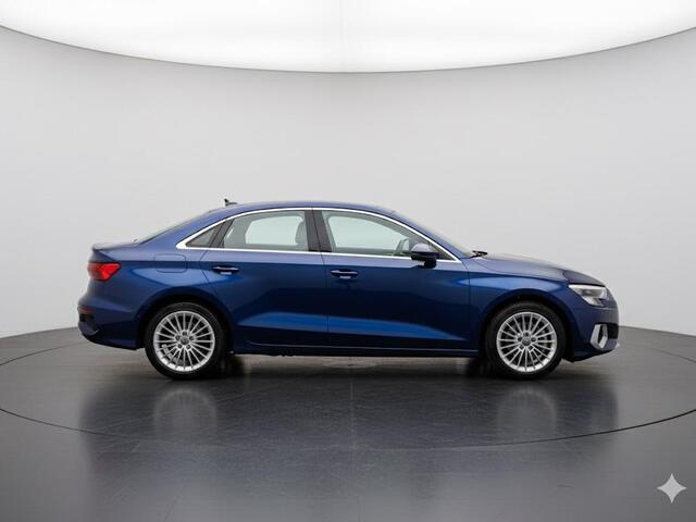 Audi A3 Limousine 35 TFSI Business edition 150PK S-tronic | Panorama dak | Trekhaak | Clima | Parkeer sensoren |