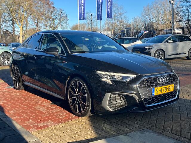 Audi A3 Limousine 30 TFSI S edition / Ambient+ / Virtual cockpit / Cruise control adaptief / Stoelverwarming voorzijde / 17'' LMV