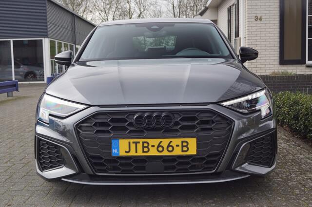 Audi A3 Sportback 45 TFSI e (245pk) S-line LED/RS Stoelen Leer/19 inch/S3 look