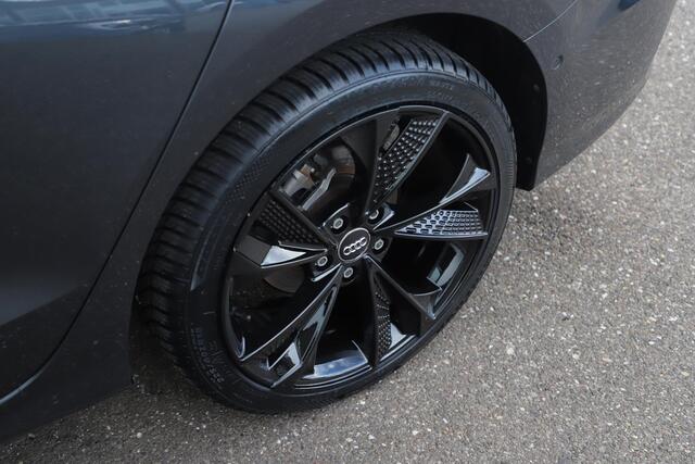 Audi A3 Limousine 30 TFSI Pro Line Automaat Black Edition Navigatie Carplay Android Climate Cruise Control Parkeersensor LED Rijstrooksensor 18 inch RS Look Velgen All-season banden!