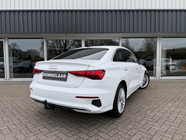 Audi A3 LIMOUSINE 35 TFSI Business edition Automaat Apple Carplay Android Auto Stoelverw. ACC