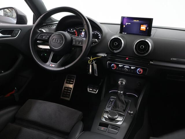 Audi A3 Limousine 30 TFSI Sport S Line Edition | Sportstoelen | Navigatie | Stuurverwarming | Cruise Control | Climate Control | Alcantara/Lederen Interieur | LED |