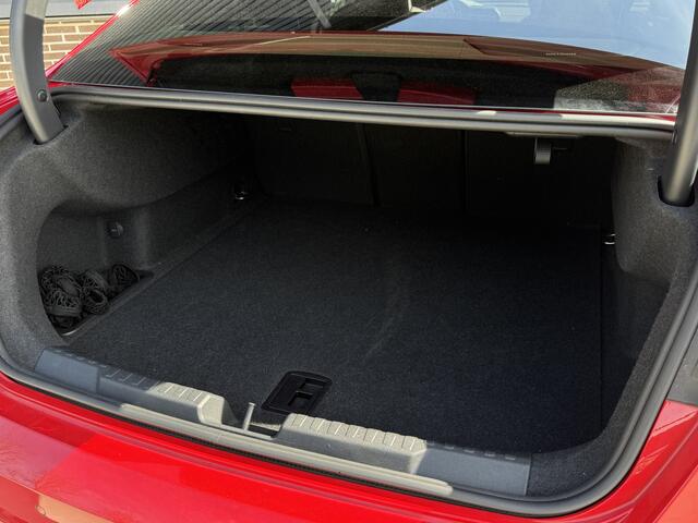 Audi A3 Limousine 2.0 TFSI S3 quattro NAP, PANO, Massage, B&O, Dodehoek