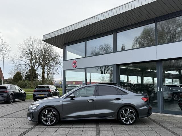 Audi A3 Limousine Aut. 30 TFSI S-Line | Panorama | Stoel verwarming | Virtual |