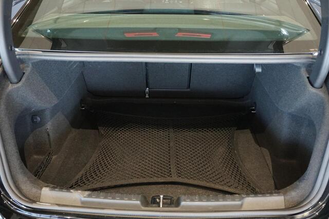 Audi A3 Limousine 30 TFSI Business edition + STOELVERWARMING / KEYLESS