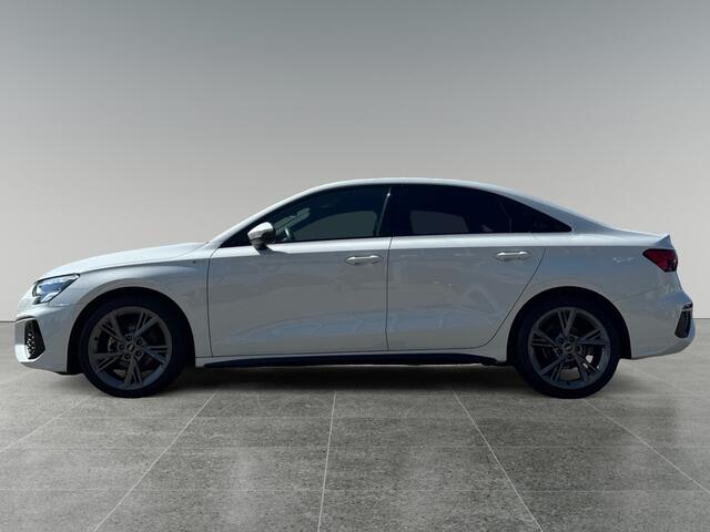 Audi A3 Limousine 30 110pk TFSI S edition Parkeerhulp achter | Cruise control | MMI navigatie plus MMI touch