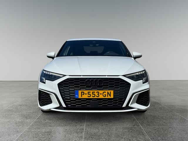 Audi A3 Limousine 30 110pk TFSI S edition Parkeerhulp achter | Cruise control | MMI navigatie plus MMI touch