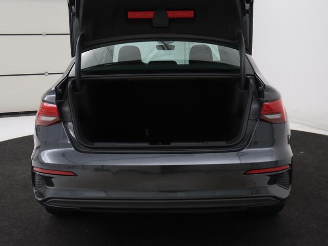 Audi A3 30 TFSI Pro Line | Carplay | Full LED | Climate control | Virtual Cockpit | Parkeerhulp | Cruise control | DAB | Bluetooth