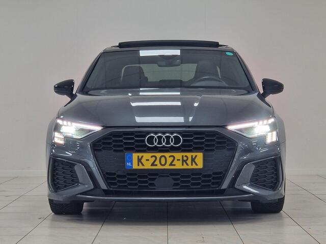 Audi A3 Limousine 35 TFSI S edition Panoramadak l Stoelverwarming