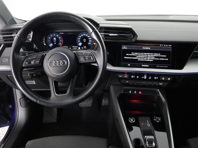 Audi A3 Limousine 35 TFSI Black Business Edition | Navigatie | Parkeersensoren |