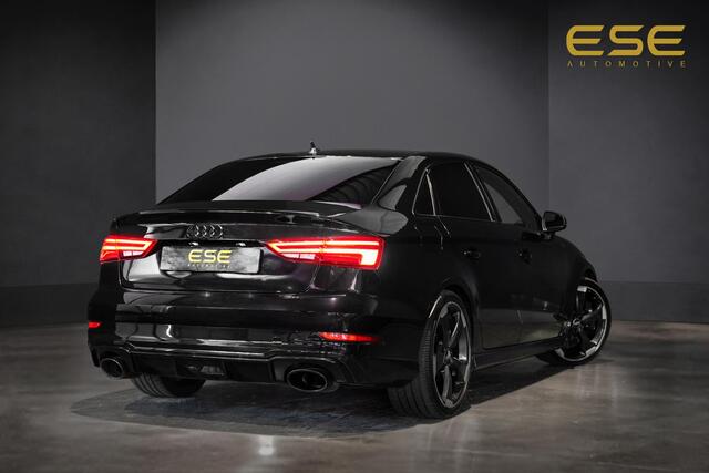 Audi A3 Limousine 2.5 TFSI RS3 quattro | Panorama | B&O | Trekhaak | Schaalstoelen