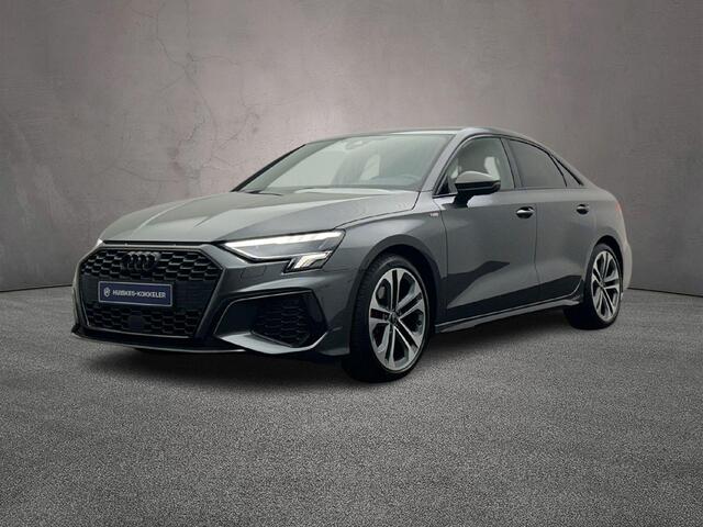 Audi A3 Limousine 35 TFSI 150PK edition one | Sonos | Grootlicht-assist | Smartphone-Interface | Ambient-Lightning | 18-Inch | Stoelverwarming | Privacy-Glas | Comfort-Sleutel |