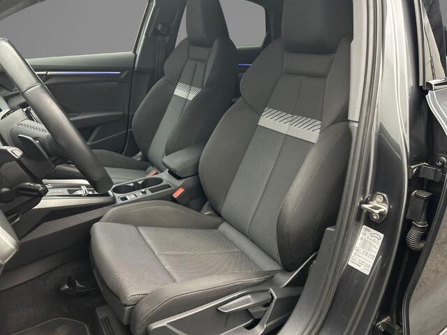 Audi A3 Limousine 35 TFSI 150PK edition one | Sonos | Grootlicht-assist | Smartphone-Interface | Ambient-Lightning | 18-Inch | Stoelverwarming | Privacy-Glas | Comfort-Sleutel |