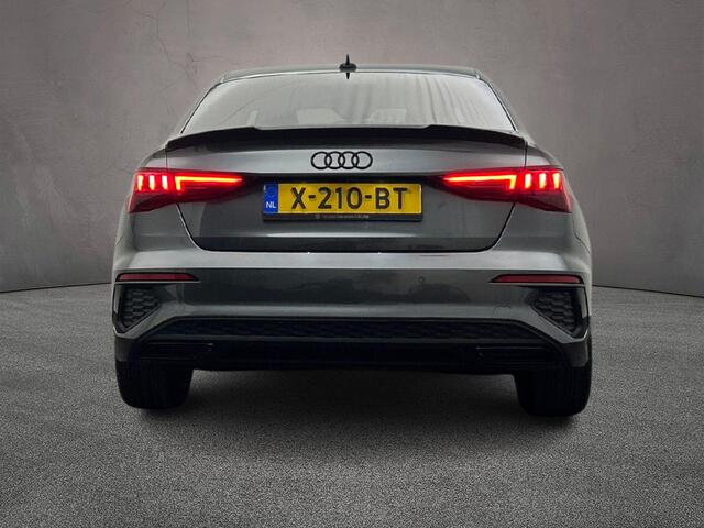 Audi A3 Limousine 35 TFSI 150PK edition one | Sonos | Grootlicht-assist | Smartphone-Interface | Ambient-Lightning | 18-Inch | Stoelverwarming | Privacy-Glas | Comfort-Sleutel |