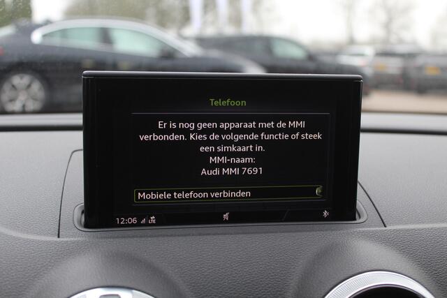 Audi A3 Limousine 1.5 TFSI CoD Sport S Line Edition / Navigatie / Parkeerhulp V+A / 18'' / Half Leder / Sportstoelen / Cruise Control