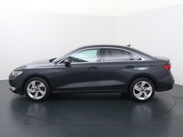 Audi A3 Limousine 30 TFSI Advanced edition 119 pk S-tronic | Stoelverwarming | Camera | Adaptive Cruise Control | Navigatie | LED | Getint Glas |