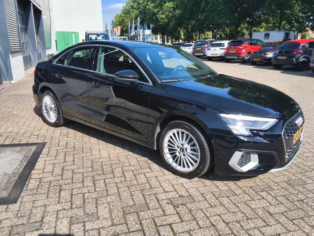 Audi A3 Limousine 30 TFSI Business edition | Navi | Virtual Cockpit