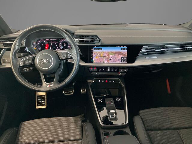 Audi A3 Limousine 30 TFSI/110PK S edition · Navigatie · Camera + Parkeersensoren · Apple/Android · Garantie t/m 16-10-2027 of 100000km.