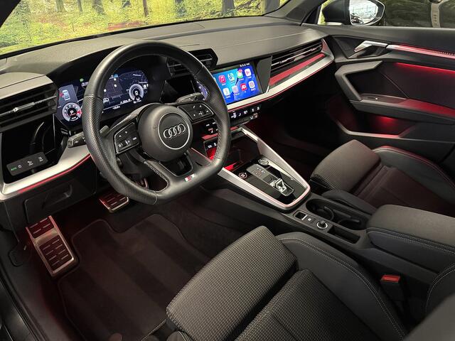 Audi A3 Limousine 2.0 TFSI S3 quattro | 310 PK! | Panoramadak | Apple Carplay | Android Auto | Camera | Sfeerverlichting | Lane Assist | Adaptieve Cruise Control | LED | DAB | Navigatie |