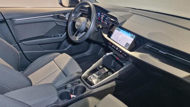 Audi A3 Limousine 30 TFSI Advanced edition | Navigatie | Cruise Control | Climate Control | All-Season banden |