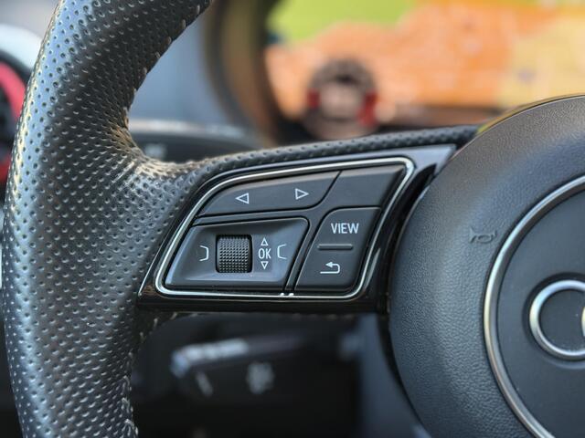 Audi A3 Limousine 30 TFSI Sport S Line Edition l Trekhaak l Pano l Virtuele Dashboard l Navi l Camera