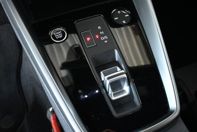 Audi A3 Limousine 30 TFSI S Edition Virtual Cockpit Adaptieve Cruise Led Clima Carplay Inruil Mogelijk!